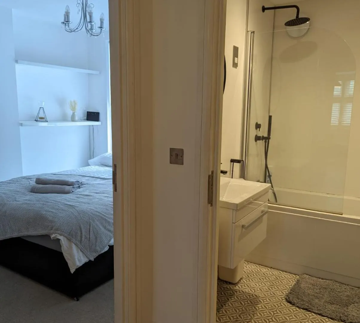 2-Bed Apartment Heart Of Cardiff