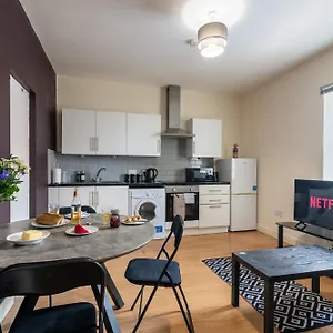 Cozy One Bedroom - Centre Cardiff