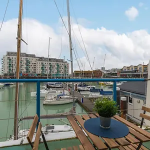 On The Water With Free Parking - By My Getaways , Brighton United Kingdom